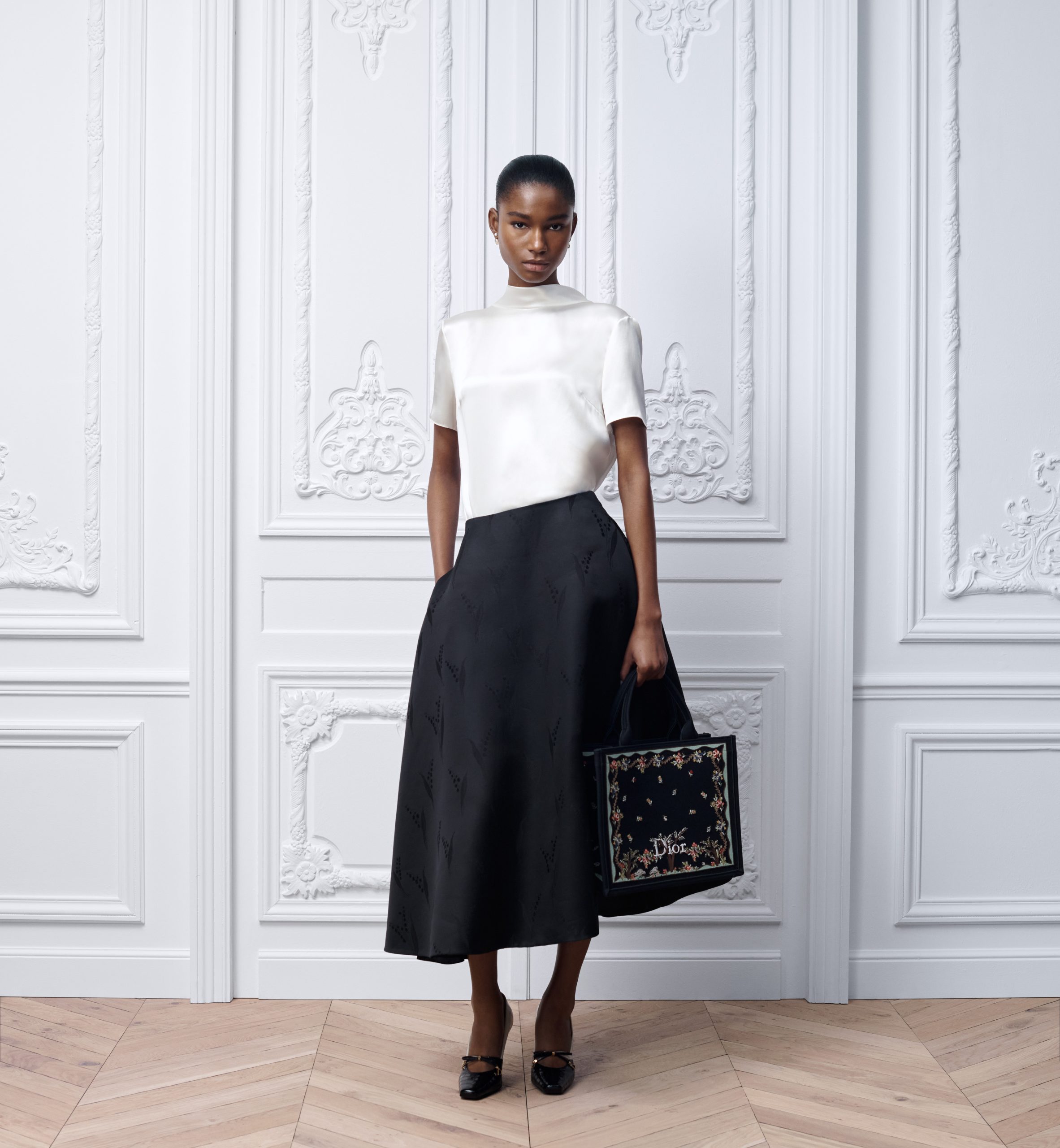 LOOK_F_26_2_LOOK_018_E01